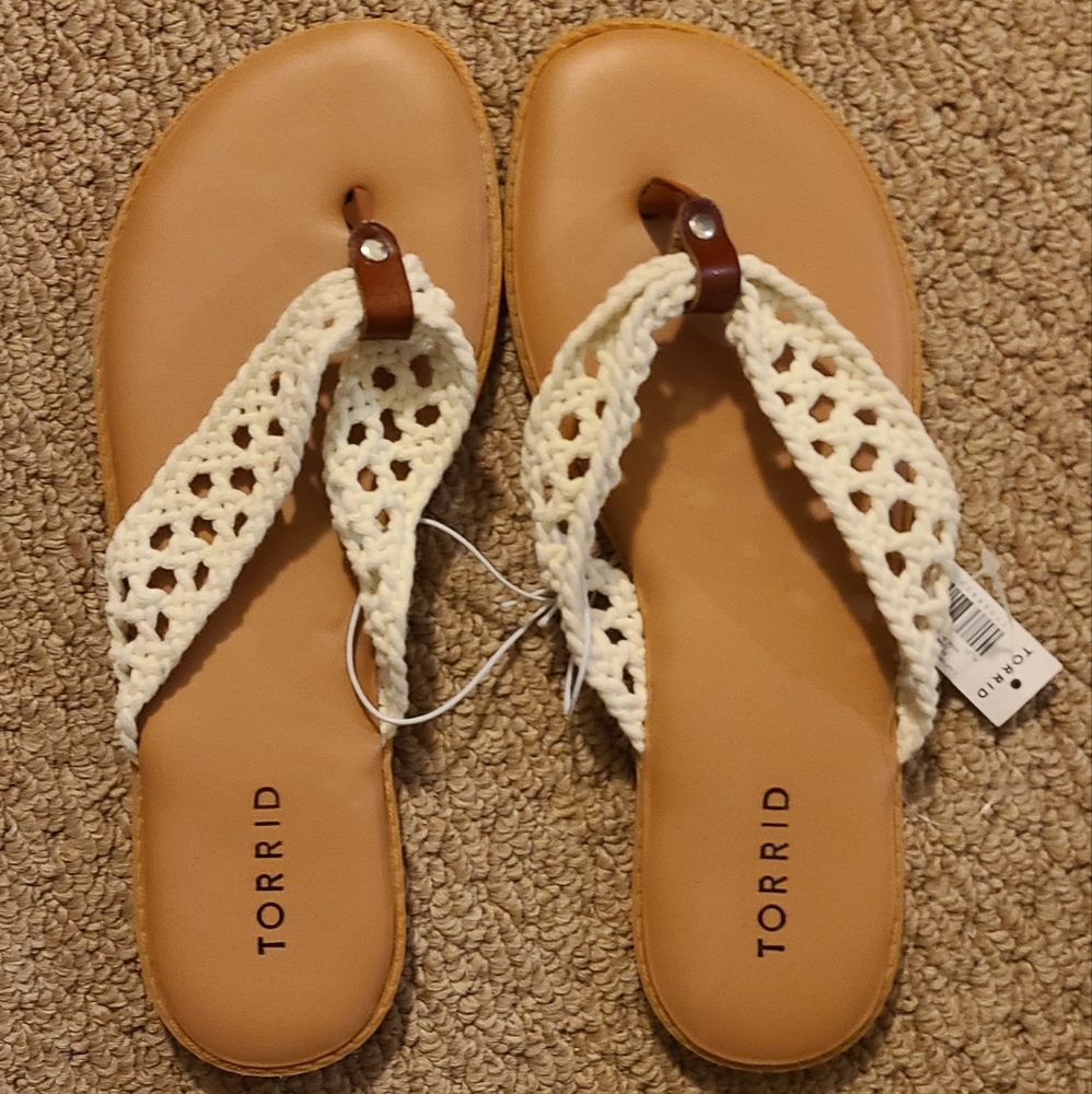 TORRID CROCHET FLIP FLOP SIZE 9